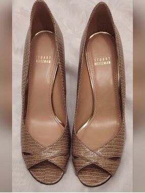 Stuart Weitzman Taupe Lizard-Embossed Peep-Toe Pumps